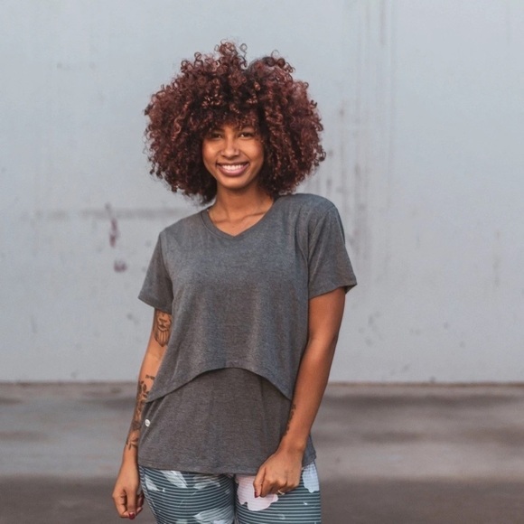 Senita Athletics NWT Nursing Short Sleeve Tee Shirt Heathered Gray Size XS - Picture 1 of 10